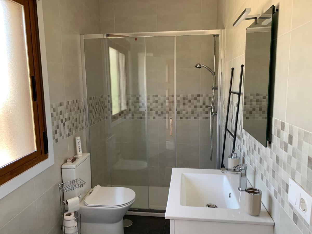 A Casa Vermella Con Jardin A 10 Minutos De Santiago De Compostela Apartman Ortono Kültér fotó