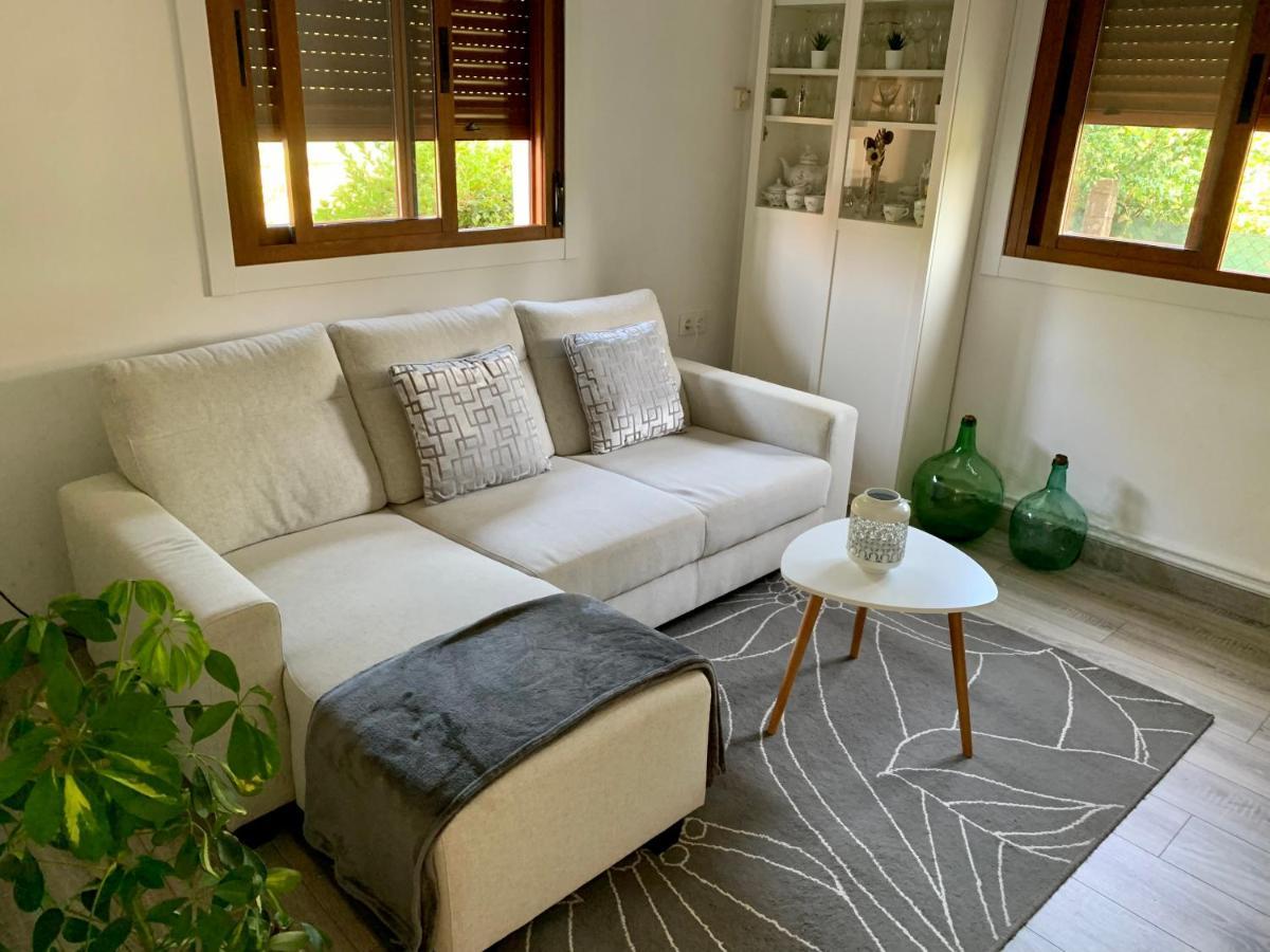 A Casa Vermella Con Jardin A 10 Minutos De Santiago De Compostela Apartman Ortono Kültér fotó
